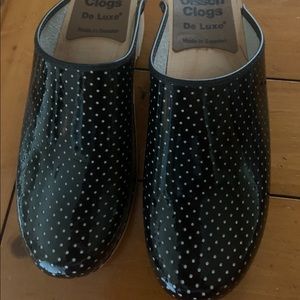 Olsson clogs size 10